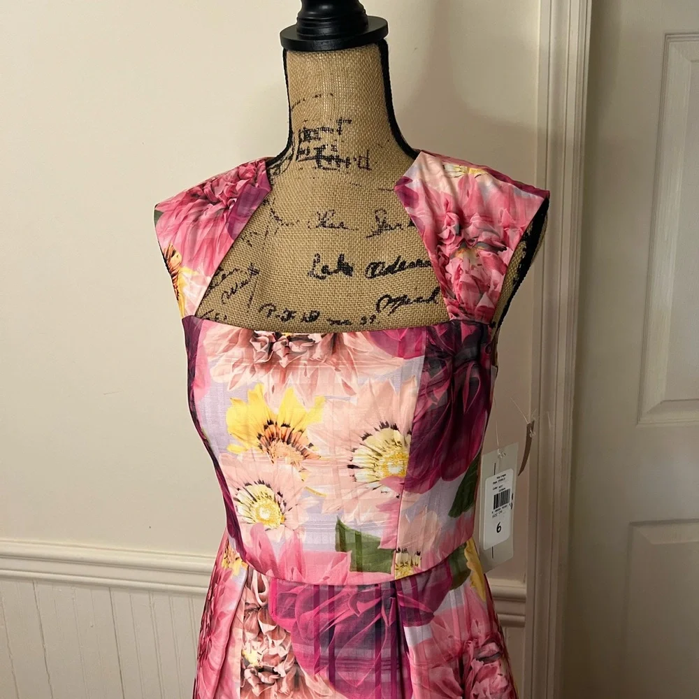 Kay Unger New York NWT size 0-2‎ floral pockets
